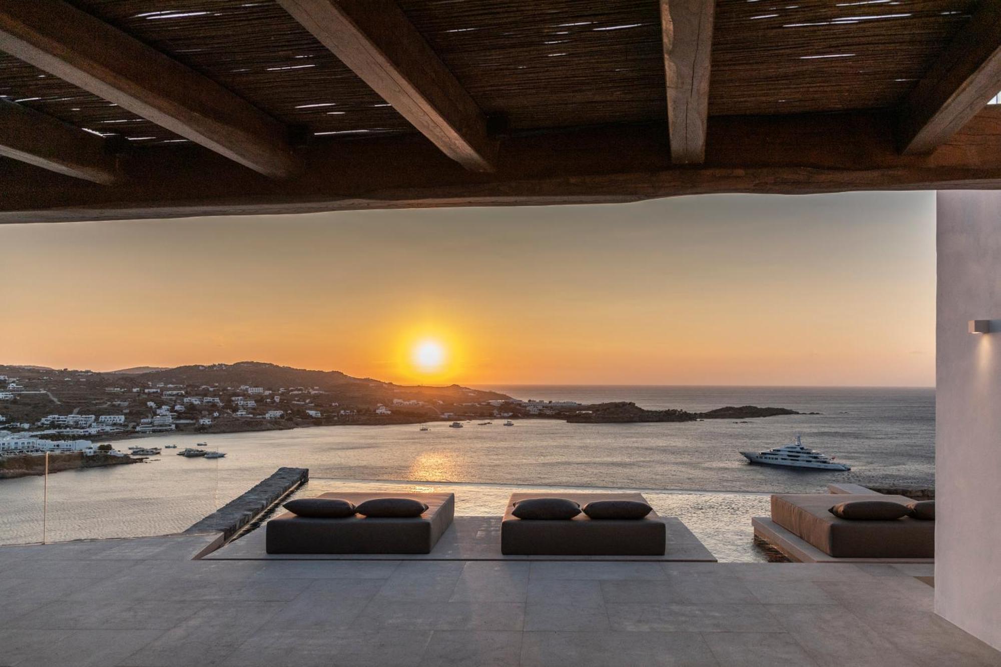 The Skyvilla Mykonos - A Landmark Property With Breathtaking Views Of The Psarou Bay Mykonos Town Exterior foto